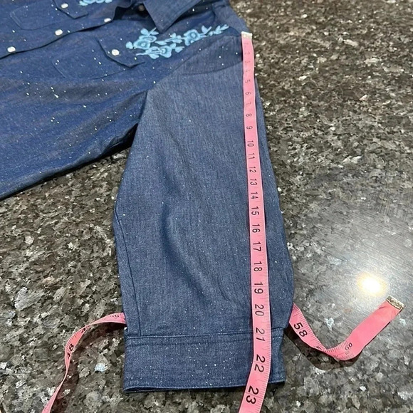 C D Daniels Embroidery with sparkl
Button Down Tshirt 100%cotton - Picture 11 of 11